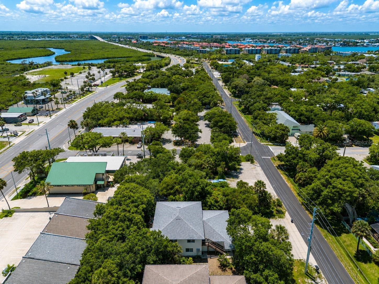 Walk to the world famous GARLIC - 601 E 2ND AVE, NEW SMYRNA BEACH