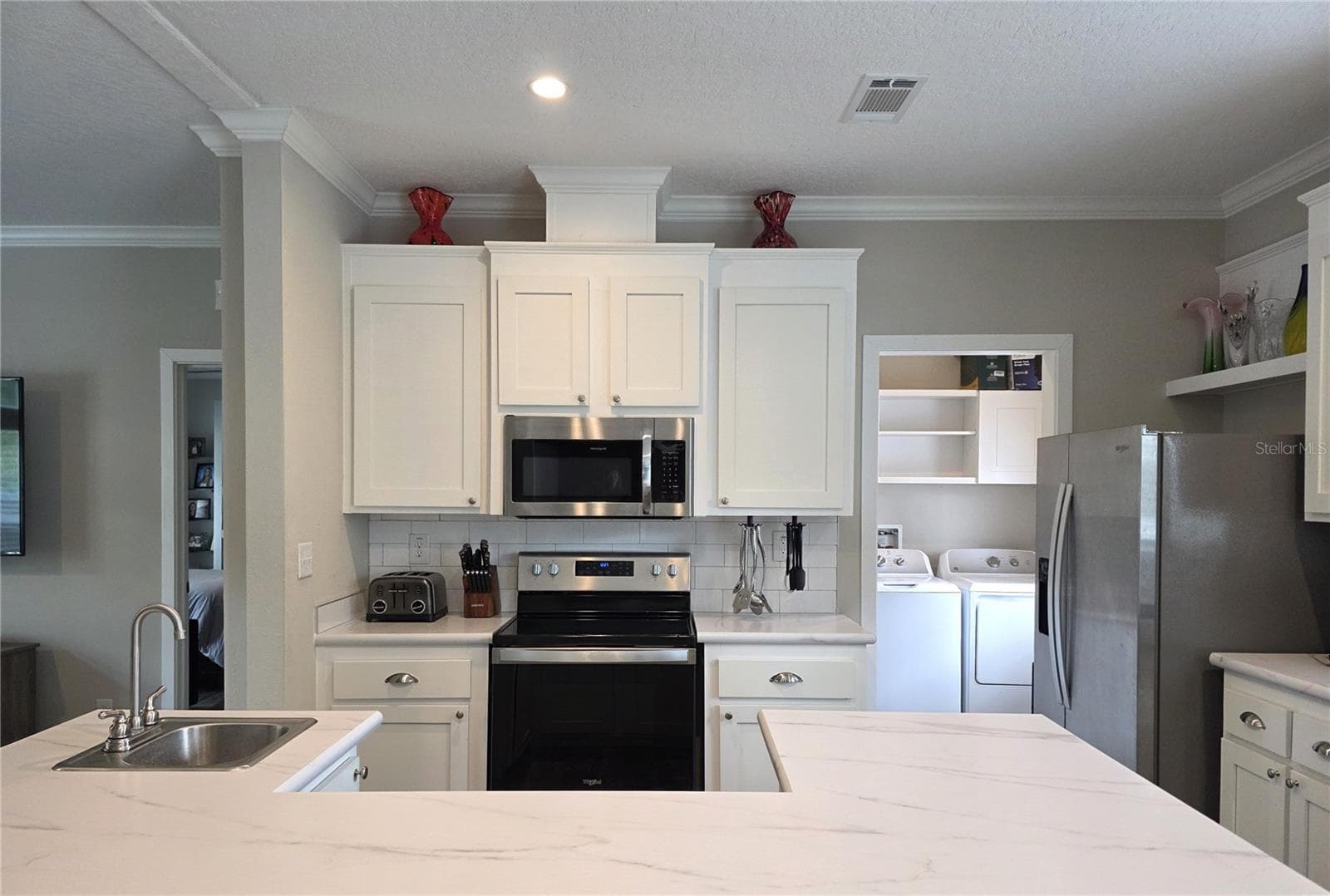 Kitchen - 10617 SKEWLEE GARDENS DR, THONOTOSASSA