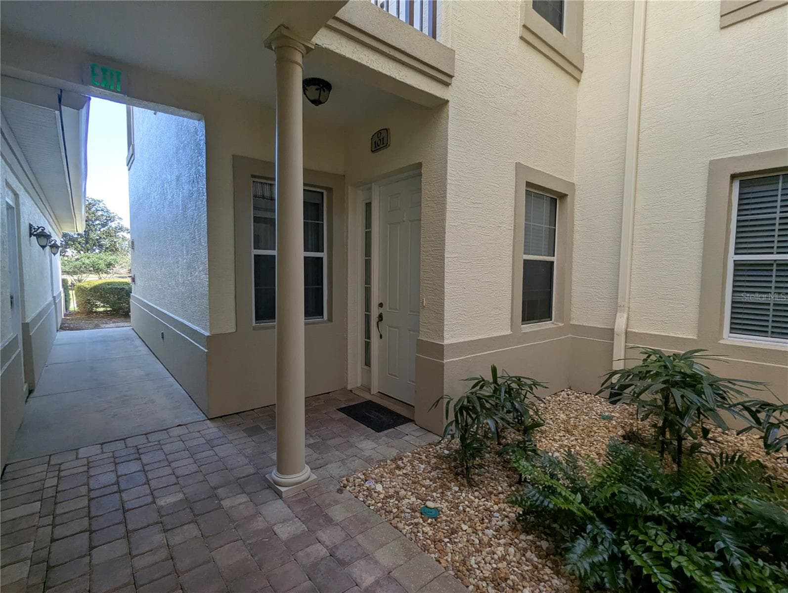200 RIVERFRONT DR #D101