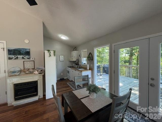 Single Family Residence at 240 Skyline Drive, New London, photo 10 of 16