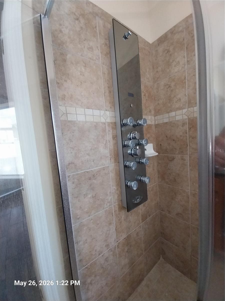 Master Bath Shower - 2228 PARROT FISH DR, HOLIDAY