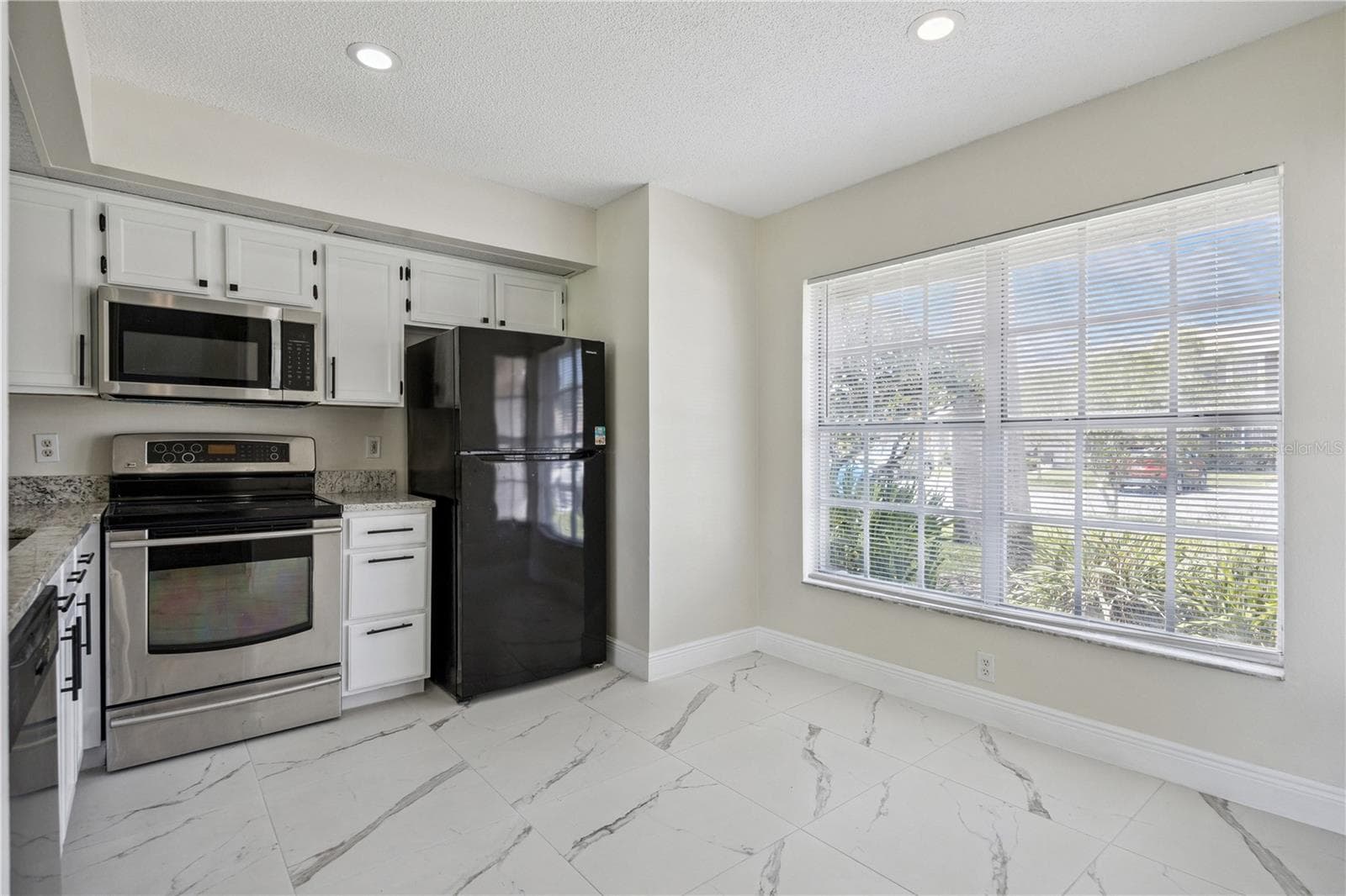 Townhouse at 14451 BAY ISLE DR, ORLANDO, photo 8 of 25