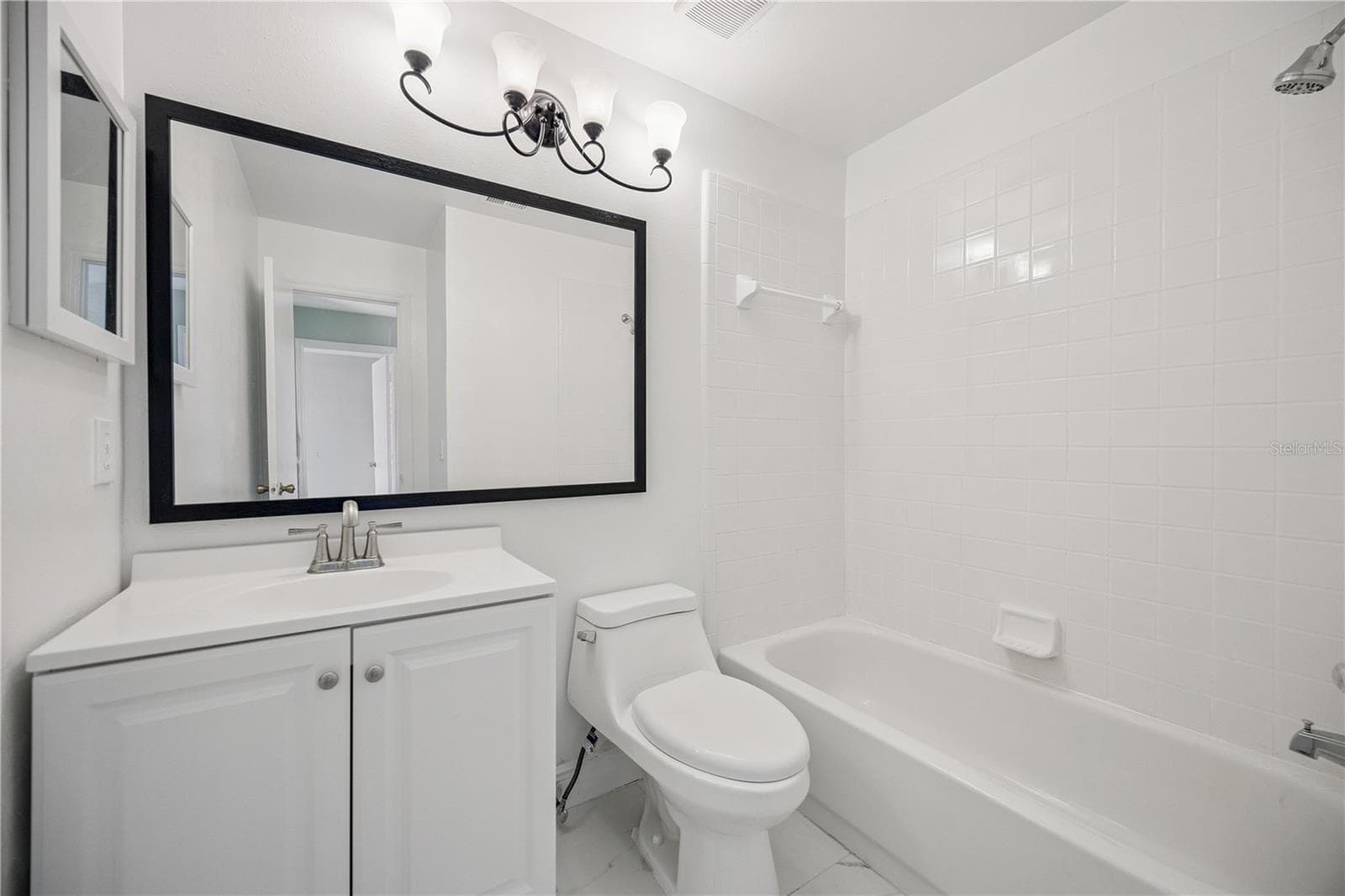 Townhouse at 14451 BAY ISLE DR, ORLANDO, photo 15 of 25