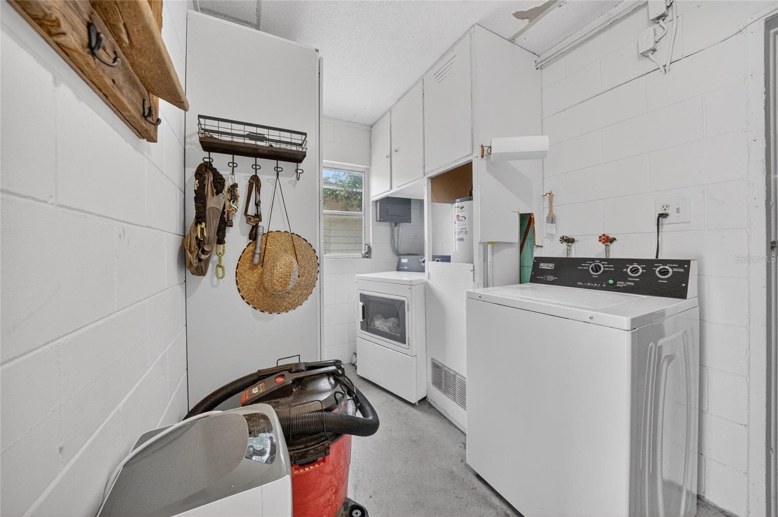 Laundry - 529 E GOTTSCHE AVE, EUSTIS