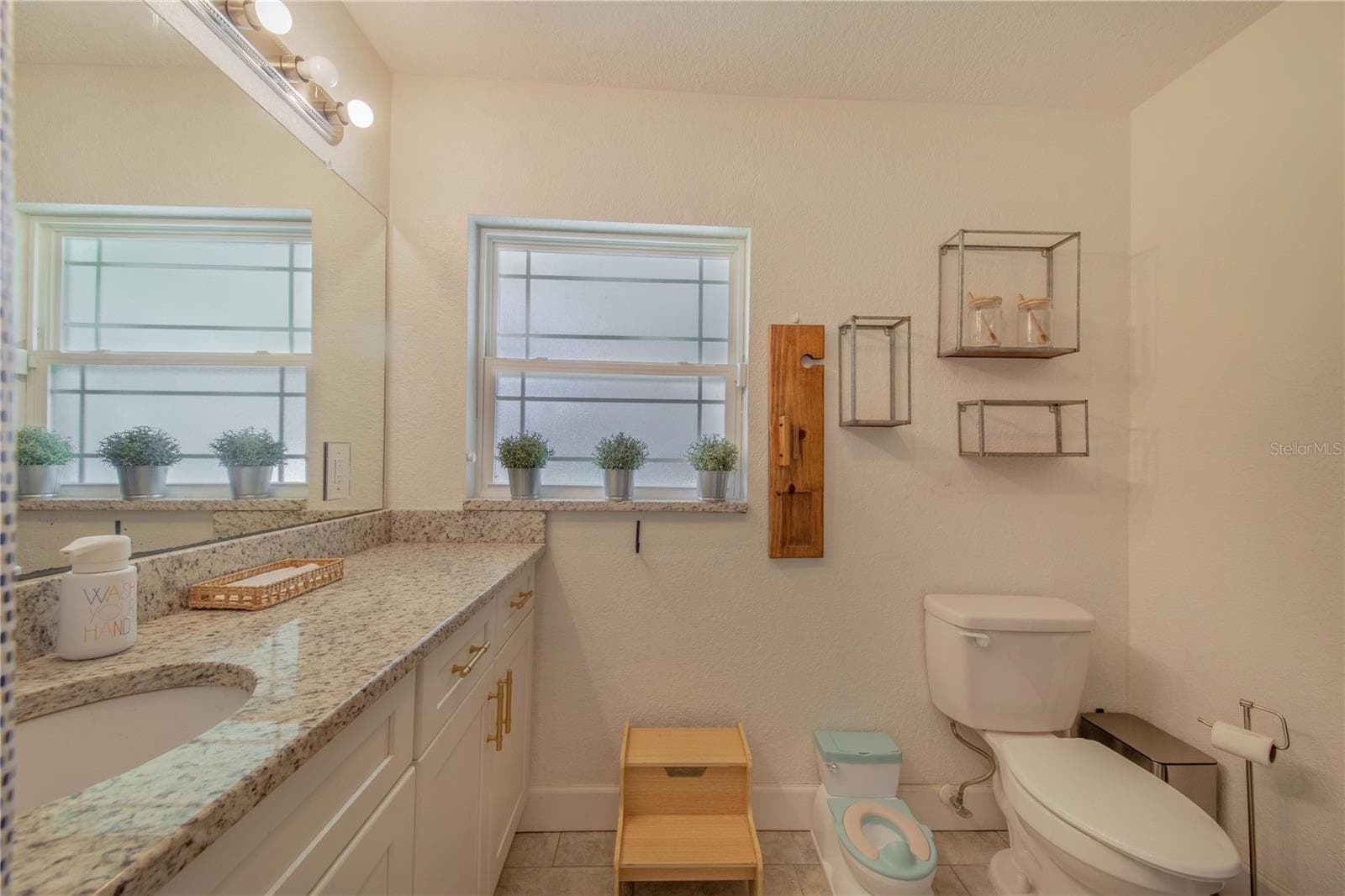 Single Family Residence at 775 S BUENA VISTA DR, LAKE ALFRED, photo 39 of 66