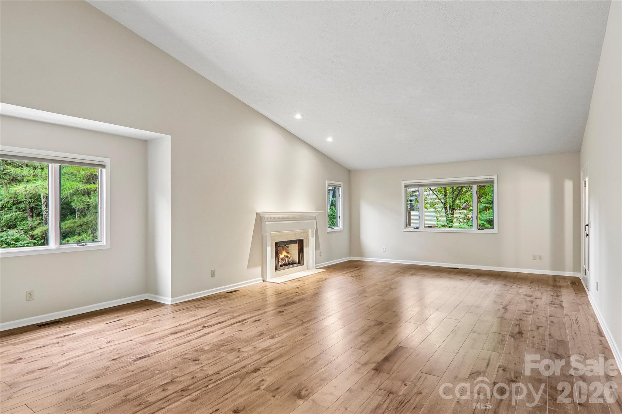 Condominium at 405 Wild Oak Lane, Hendersonville, photo 6 of 39