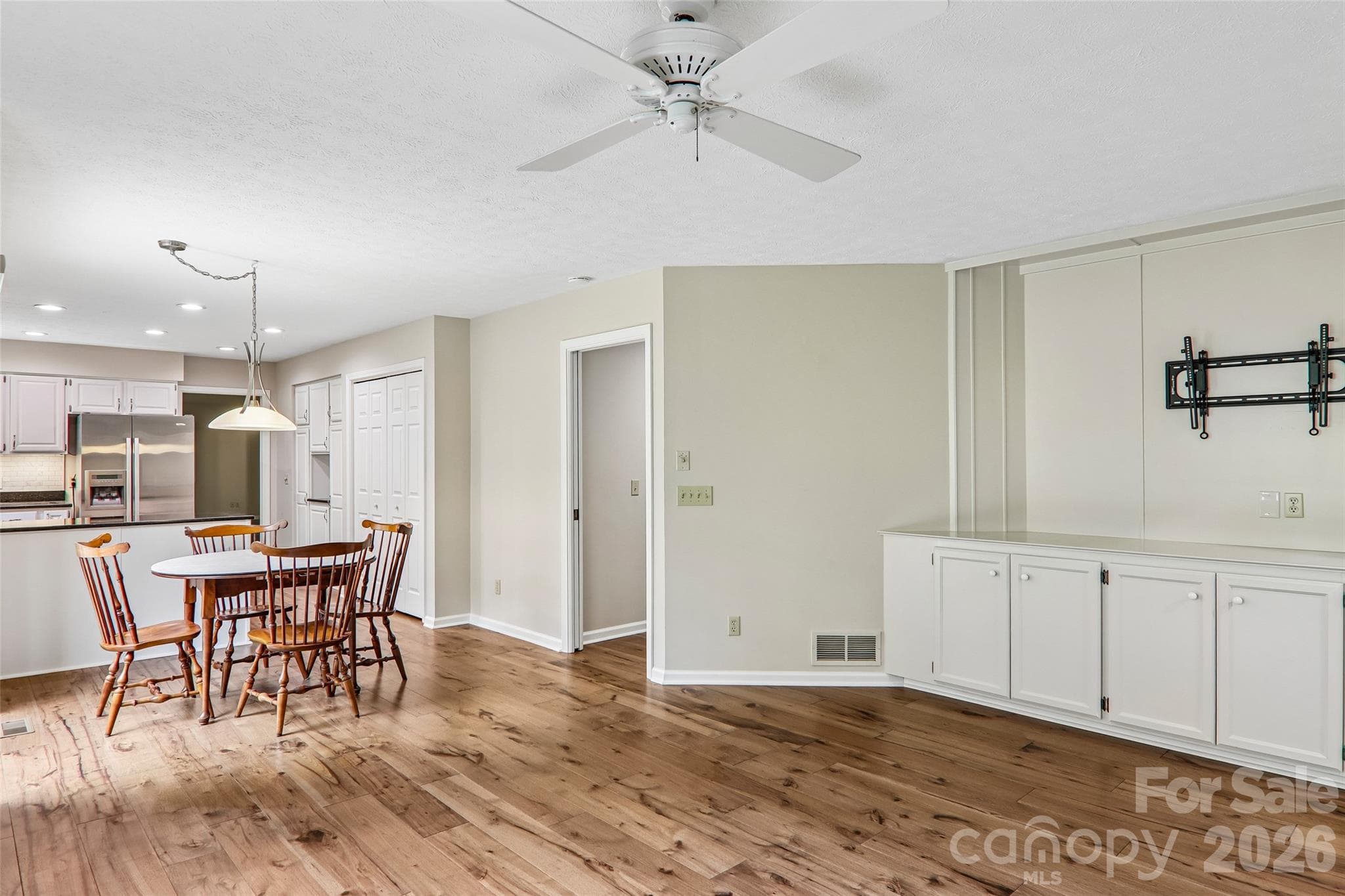 Condominium at 405 Wild Oak Lane, Hendersonville, photo 22 of 39