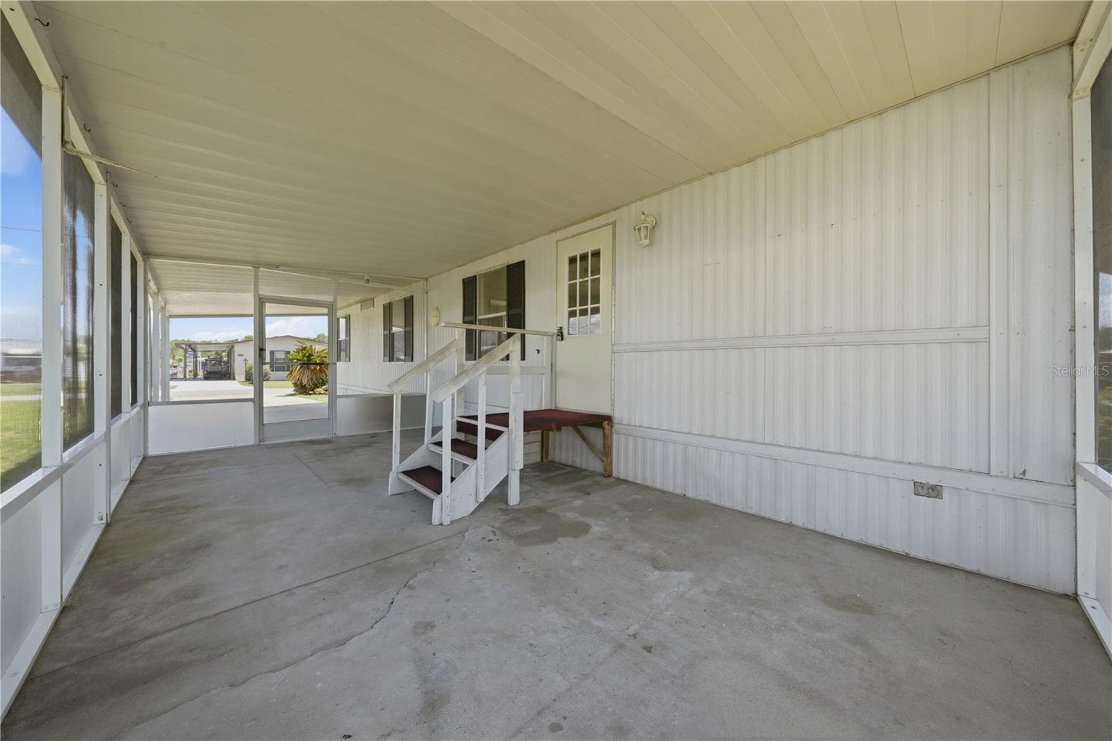 Manufactured Home at 30107 GREEN BAY DR, TAVARES, photo 21 of 29