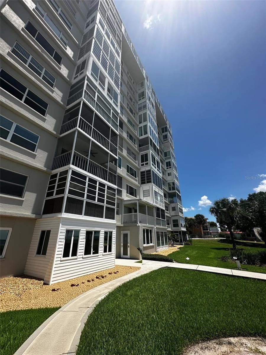 2131 LAKEVIEW DR #410