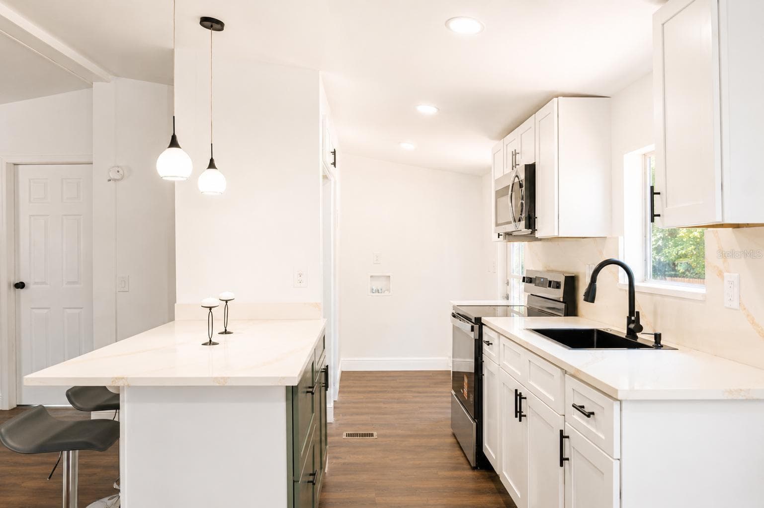 Manufactured Home at 1809 NE 162ND ST, CITRA, photo 14 of 35