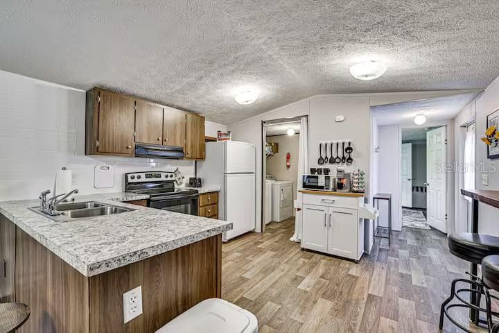 Manufactured Home at 5185 S ALLIGATOR PL, FLORAL CITY, photo 4 of 31