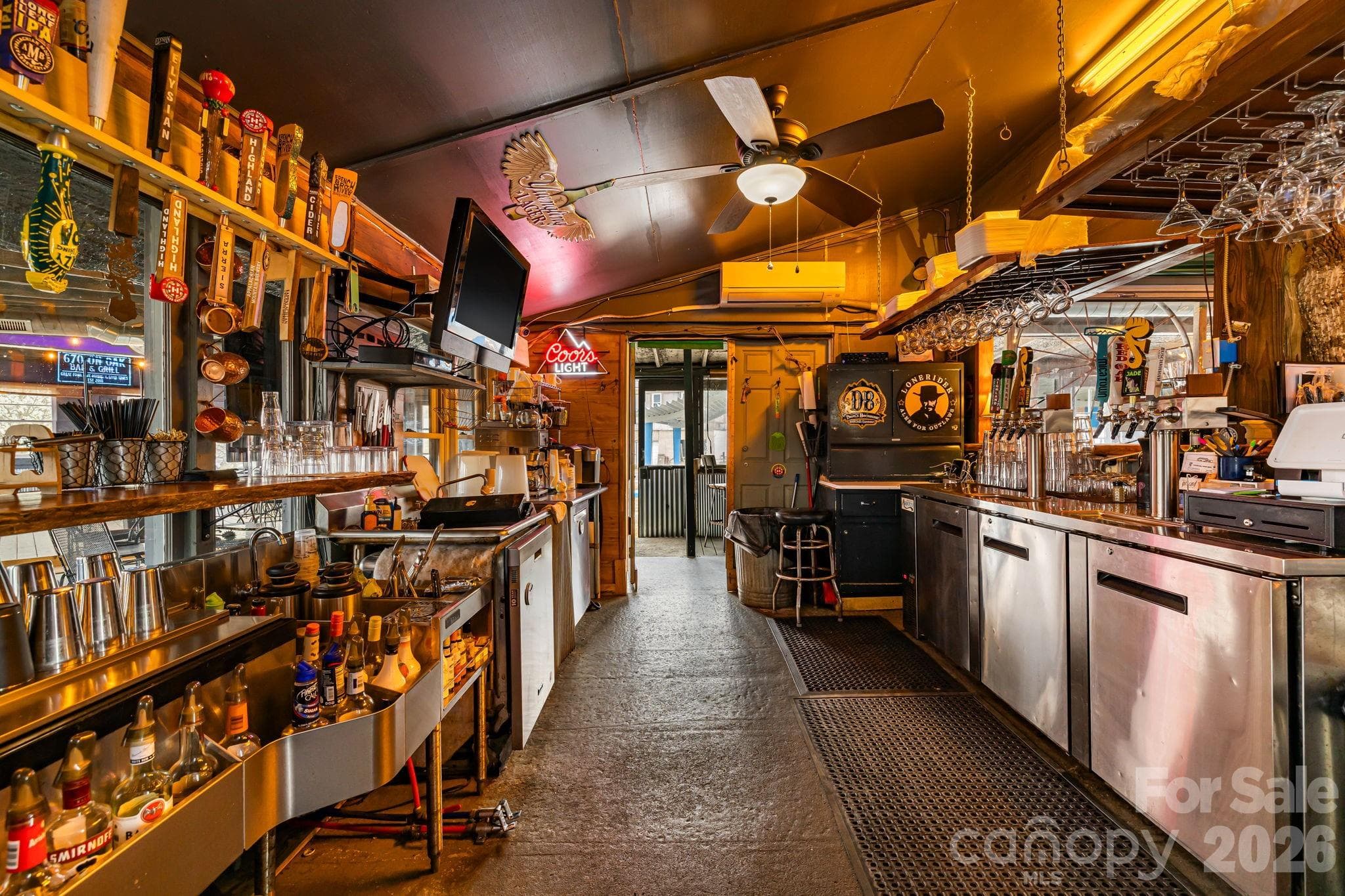 Food/Beverage at 670 Oak Avenue, Spruce Pine, photo 18 of 47