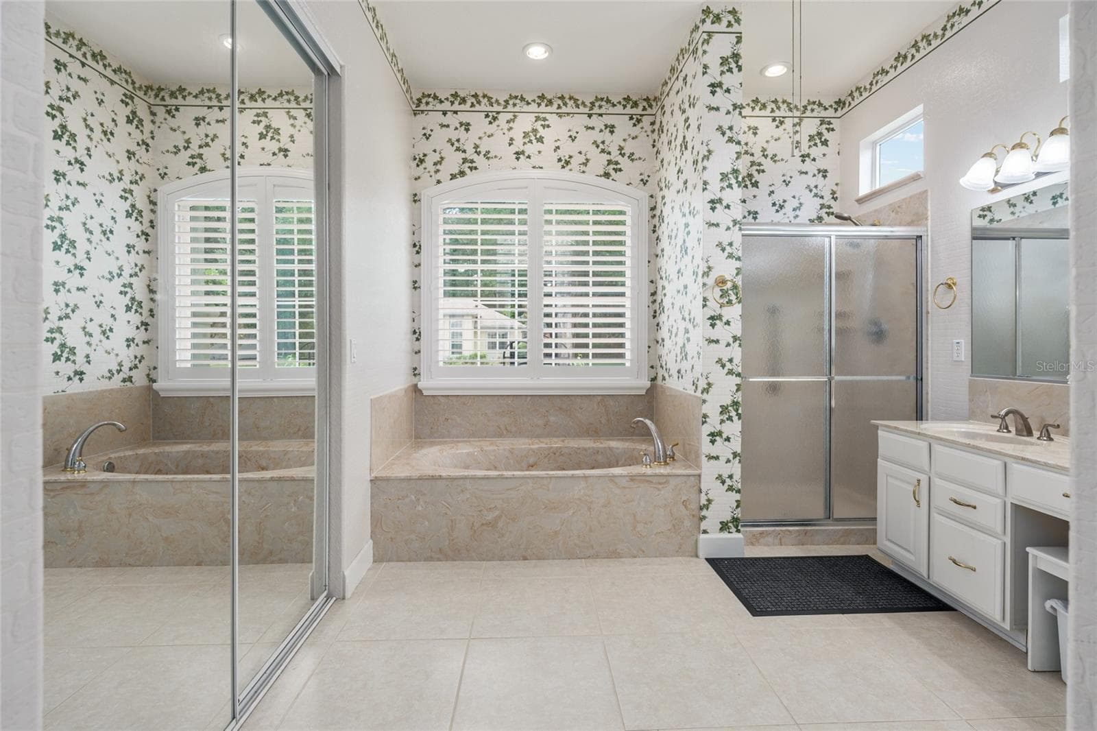 primary bathroom - 13500 SE 97TH TERRACE RD, SUMMERFIELD