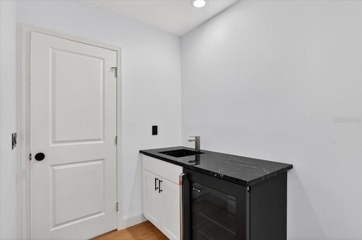 Wet Bar in Third bedroom - 2708 N DUNDEE ST, TAMPA