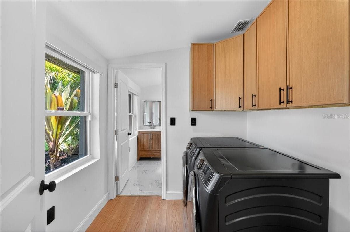 Laundry room - 2708 N DUNDEE ST, TAMPA