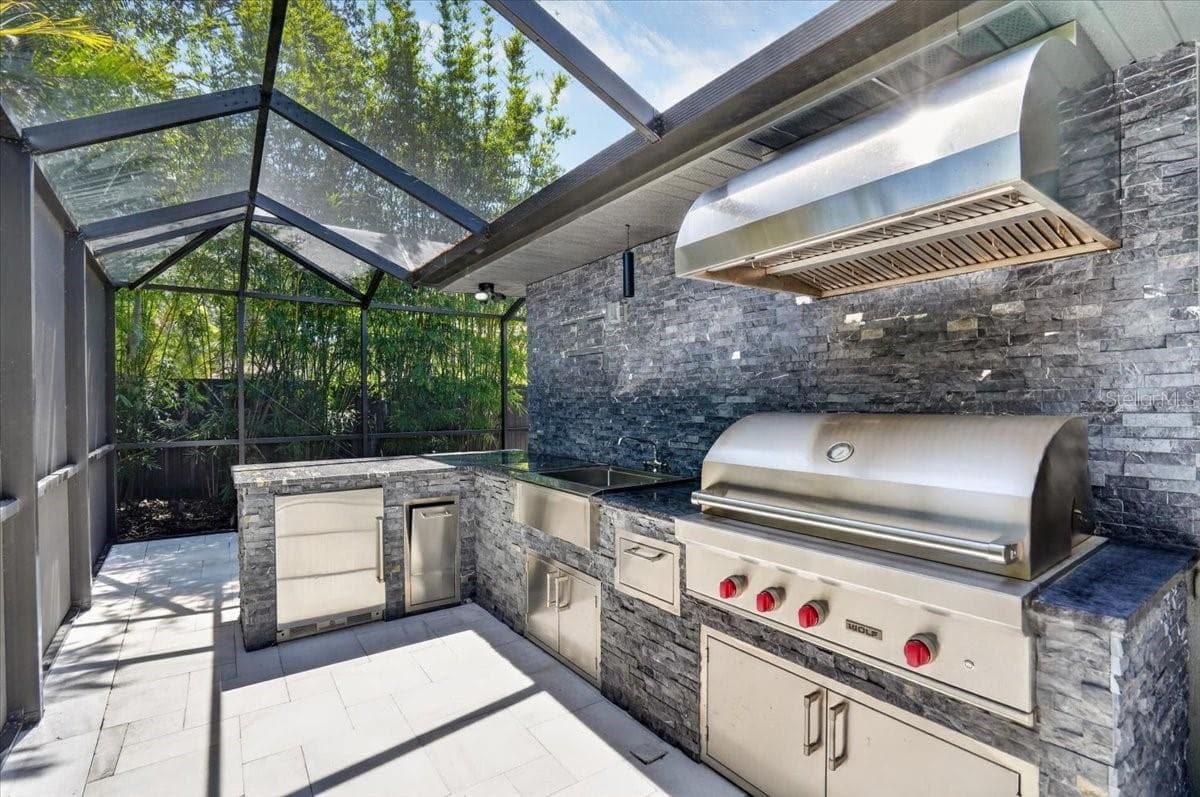 Outdoor Kitchen - 2708 N DUNDEE ST, TAMPA