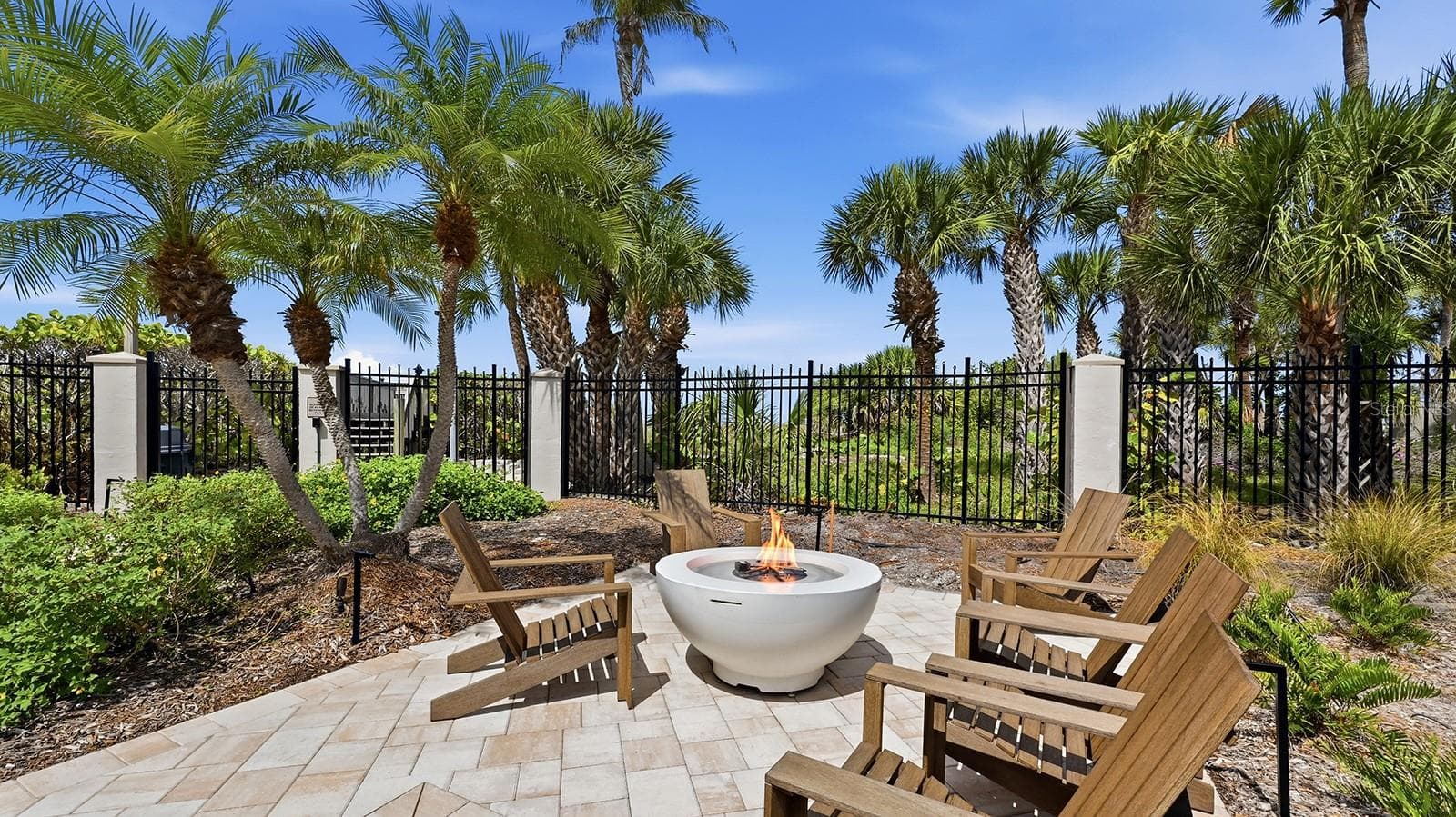 Fire Pit - 5880 MIDNIGHT PASS RD #907, SARASOTA