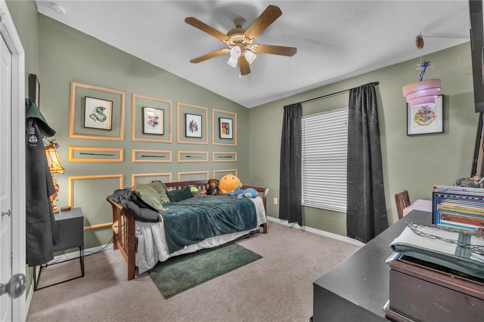 Single Family Residence at 16316 BRIDGEGLADE LN, LITHIA, photo 19 of 28