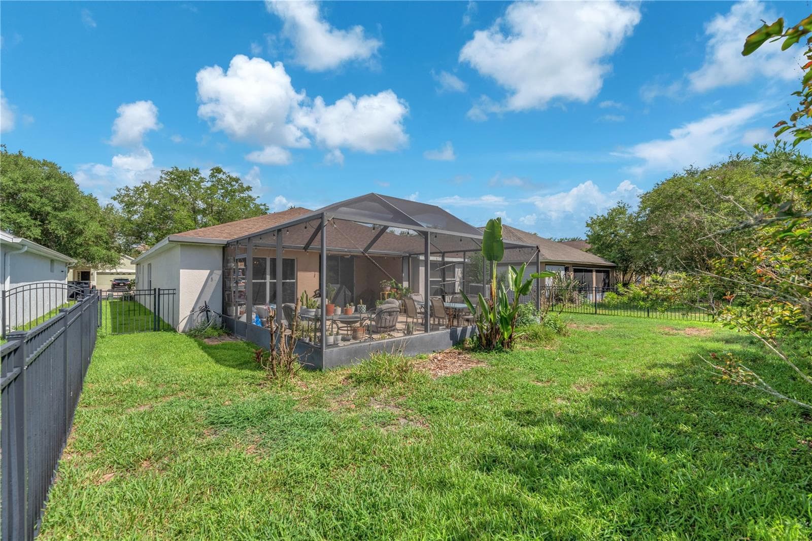 Single Family Residence at 16316 BRIDGEGLADE LN, LITHIA, photo 25 of 28
