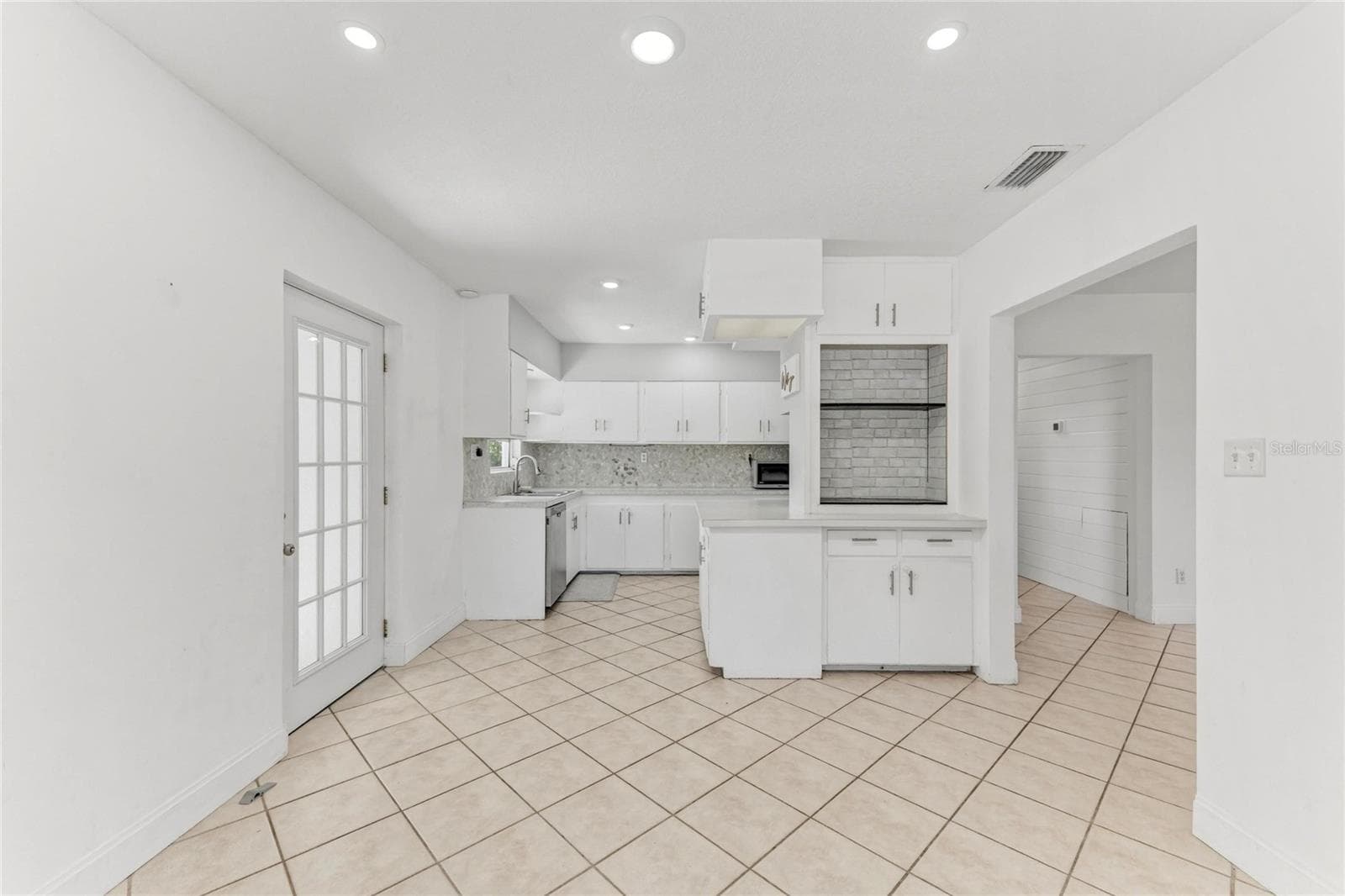 Single Family Residence at 312 WINFIELD WAY, NOKOMIS, photo 18 of 99