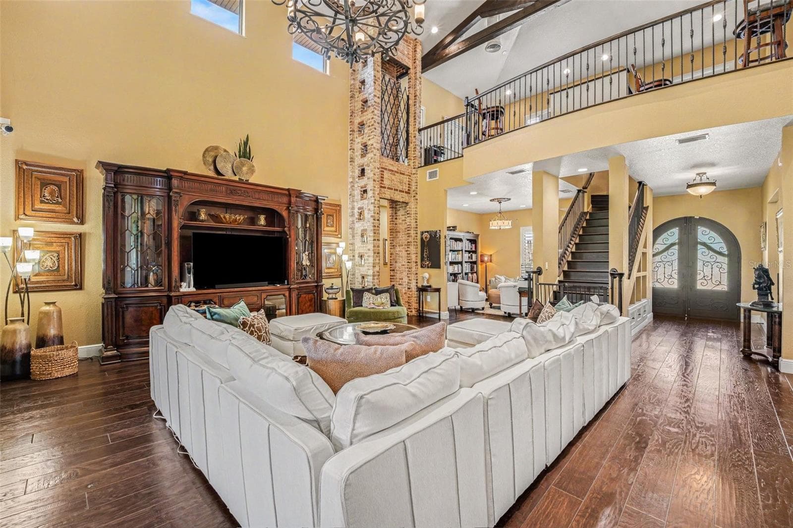 Great room - plenty of room - 2179 ARNOLD PALMER DR, TITUSVILLE