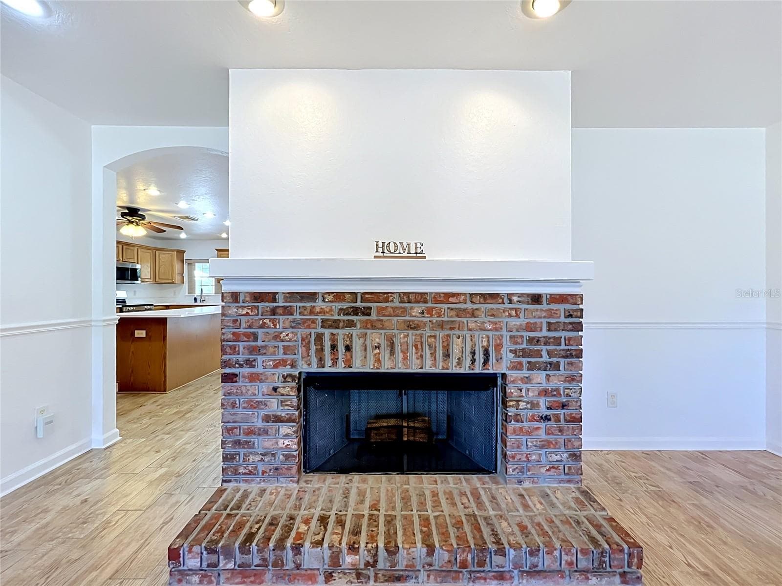 Wood Burning Fireplace - 2300 PINE MEADOWS PL, CHULUOTA
