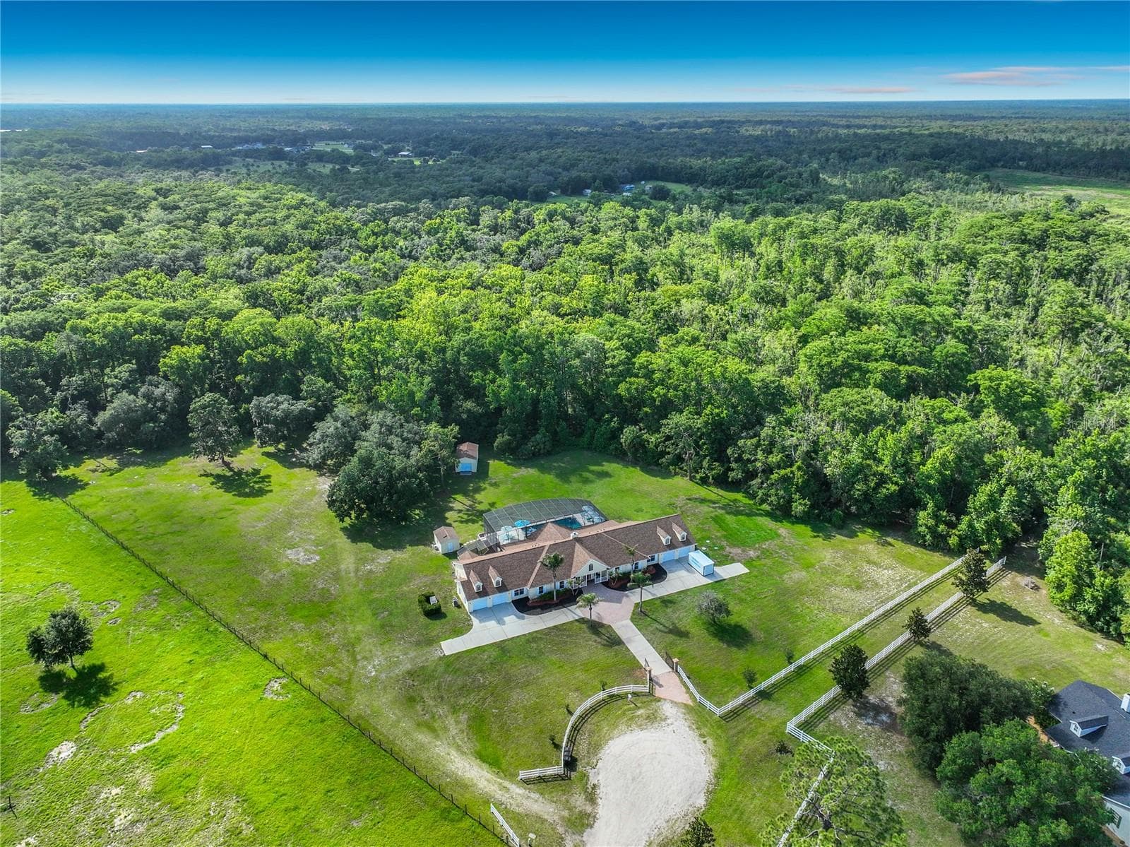 Horses are allowed - 2300 PINE MEADOWS PL, CHULUOTA