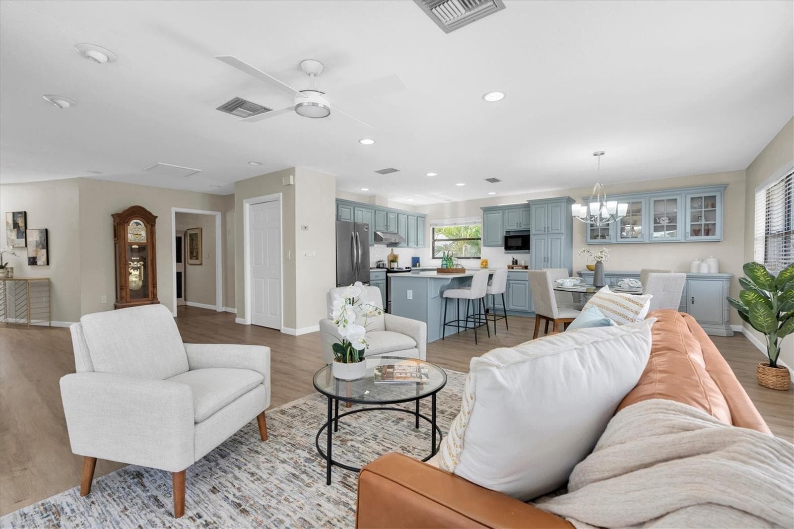 Single Family Residence at 212 WESTWINDS DR, PALM HARBOR, photo 11 of 41