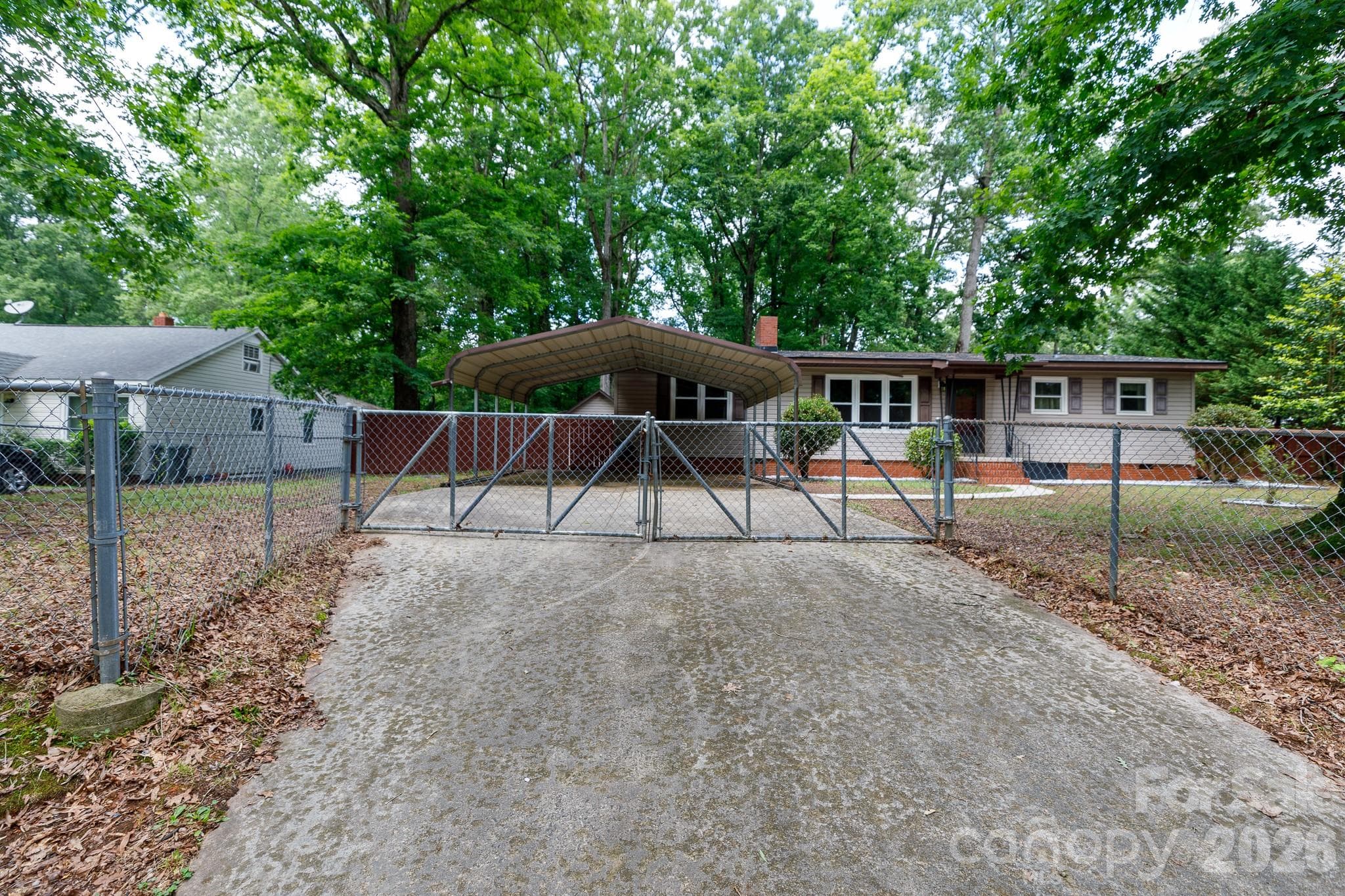 Single Family Residence at York, photo 2 of 30