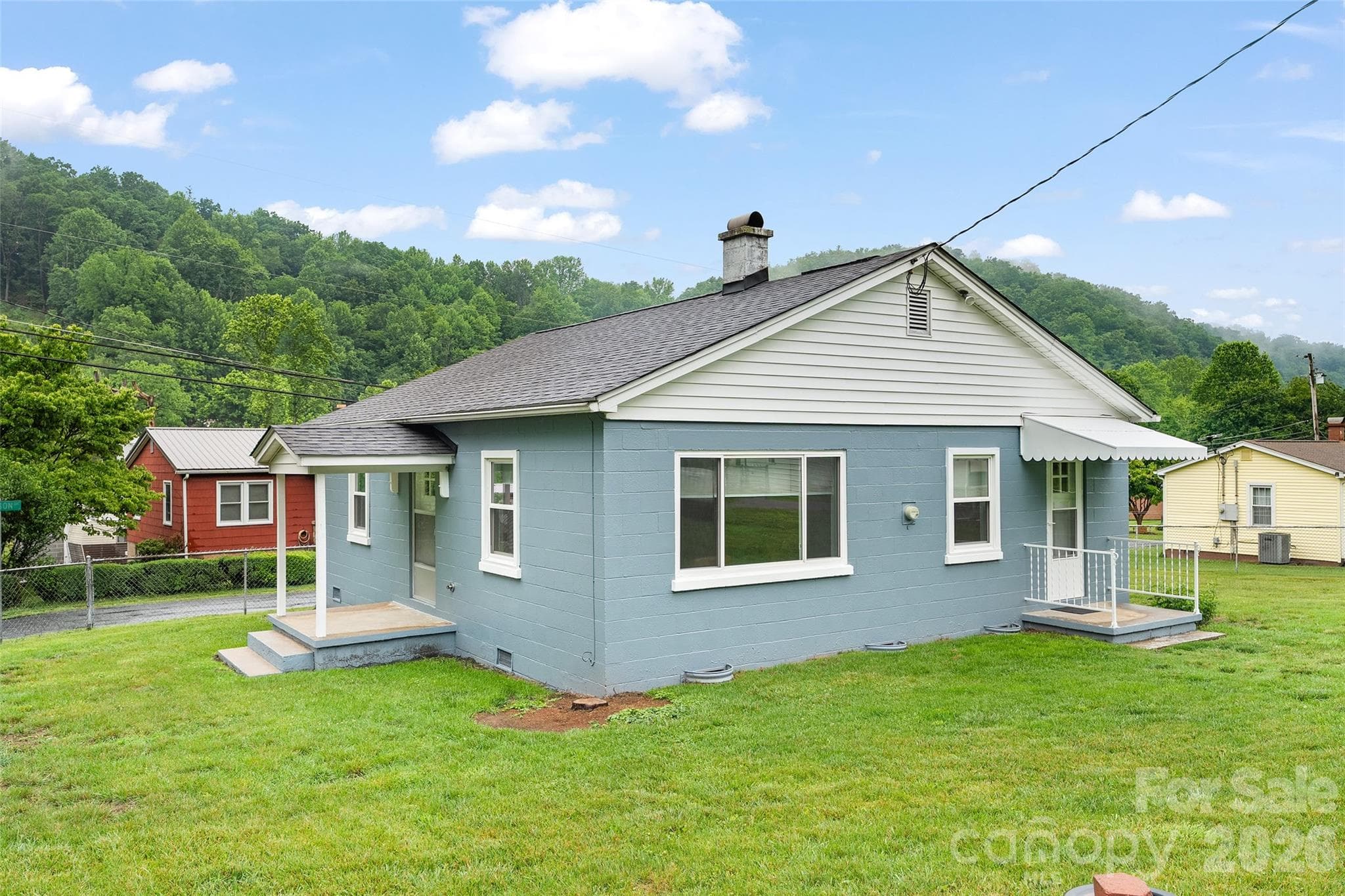 Single Family Residence at Waynesville, photo 2 of 16