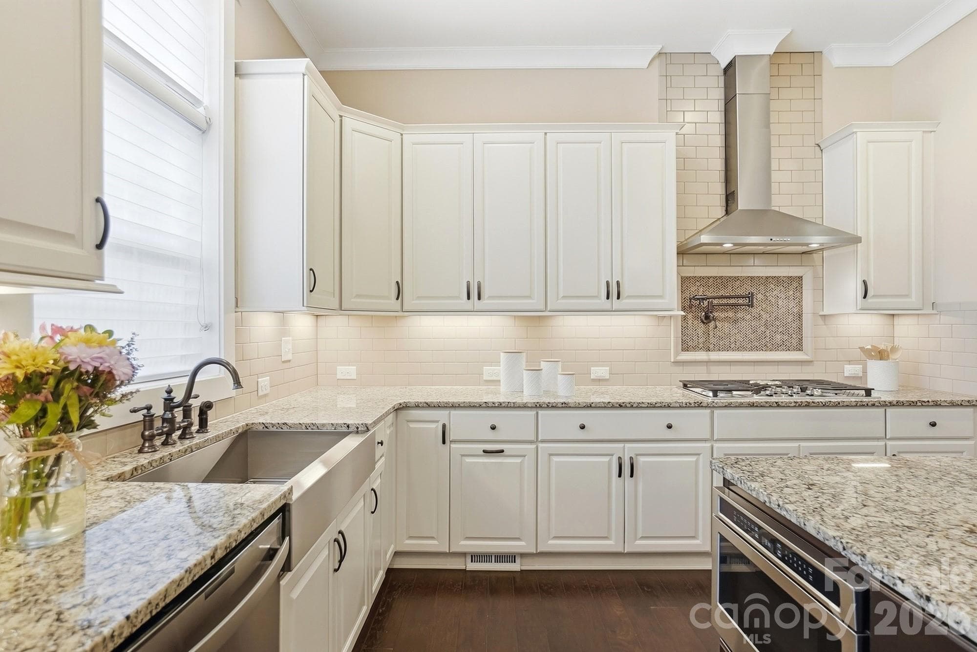 Single Family Residence at 7626 Deerfield Manor Drive, Charlotte, photo 9 of 48