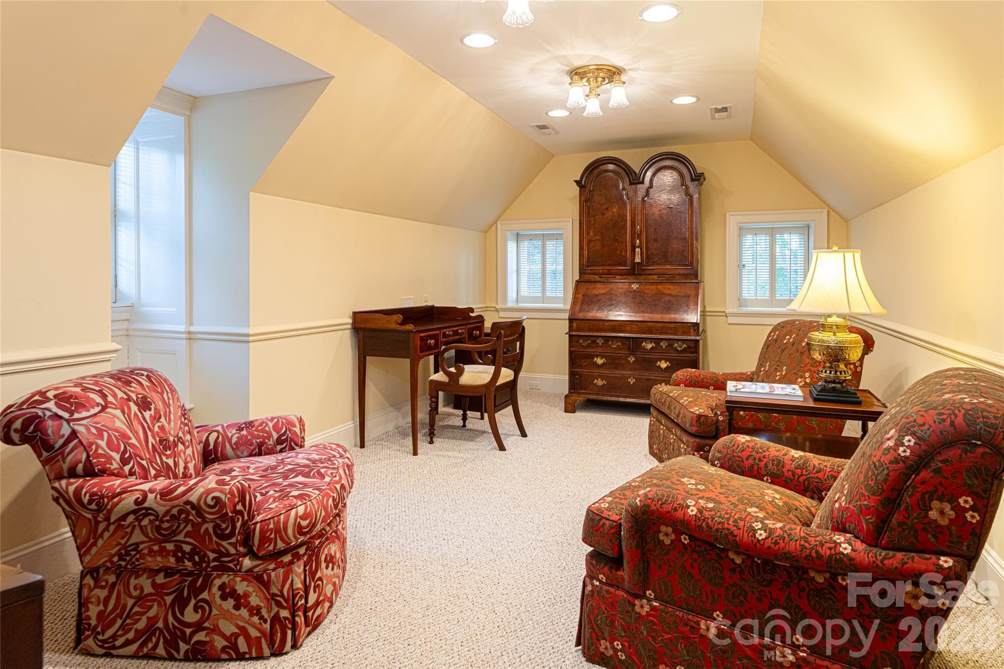 Upper Level Office/Flex Room - 324 Vanderbilt Road, Asheville