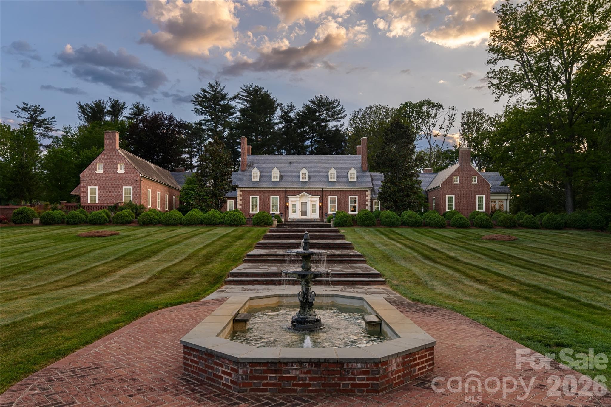 New Gunston Hall - 324 Vanderbilt Road, Asheville