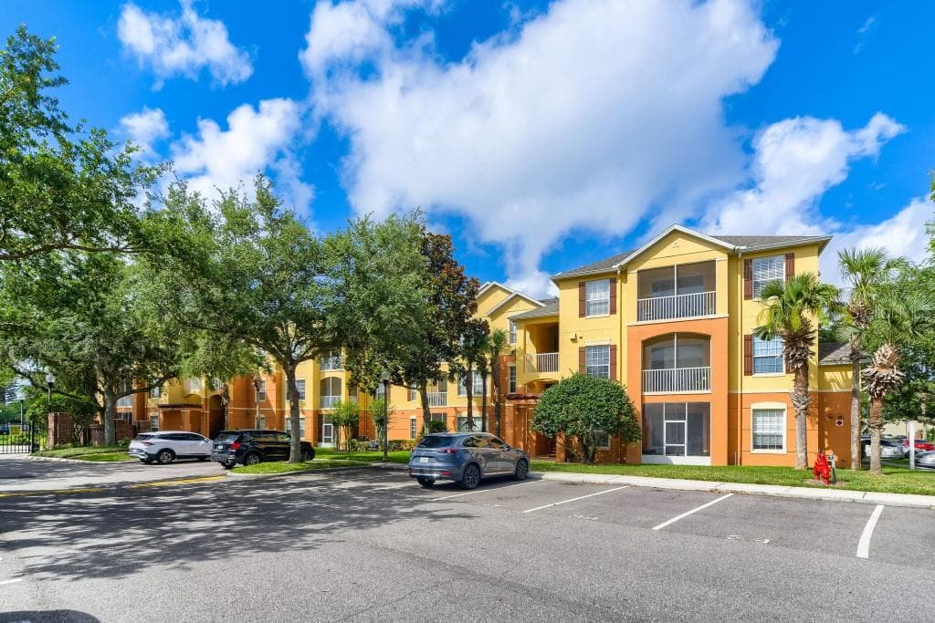 6380 CONTESSA DR #304