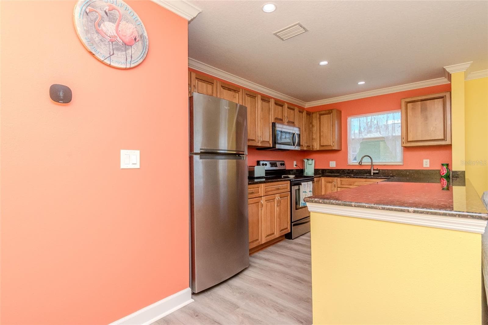 LARGE KITCHEN AREA - 5605 SHORE BLVD S #1B, GULFPORT