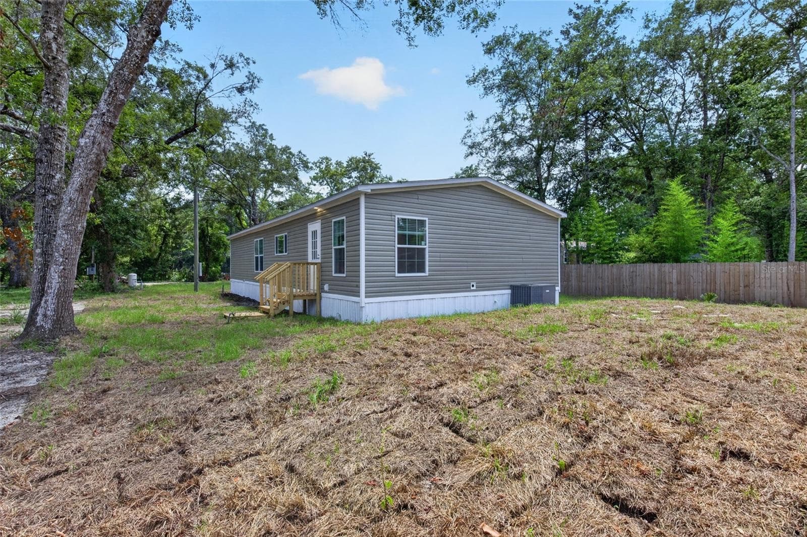 Manufactured Home at 17475 TAVERN RD, BROOKSVILLE, photo 25 of 32