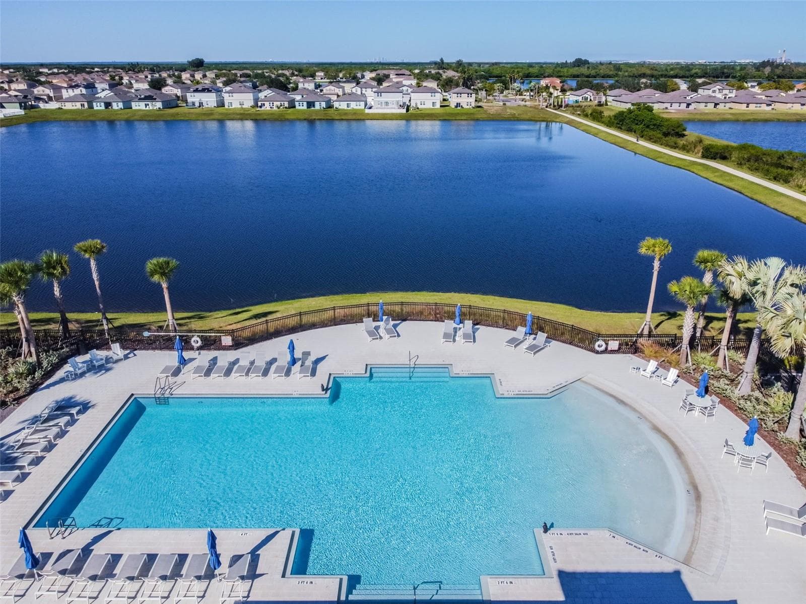 Shell Cove Pool - 1261 ANCHOR BEND DR, RUSKIN