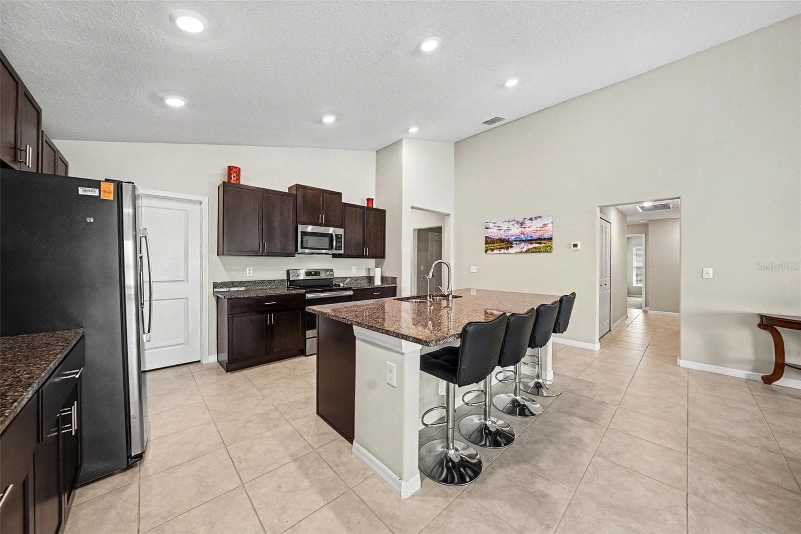 Single Family Residence at 10829 CRUSHED GRAPE DR, RIVERVIEW, photo 7 of 27