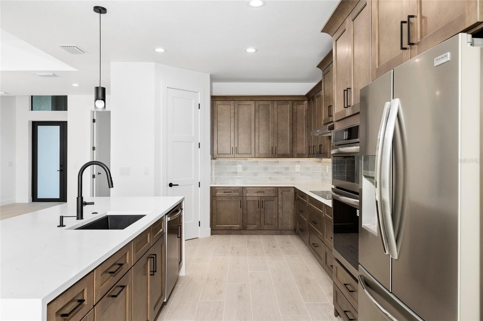 Single Family Residence at 260 TOURNAMENT RD, ROTONDA WEST, photo 15 of 48