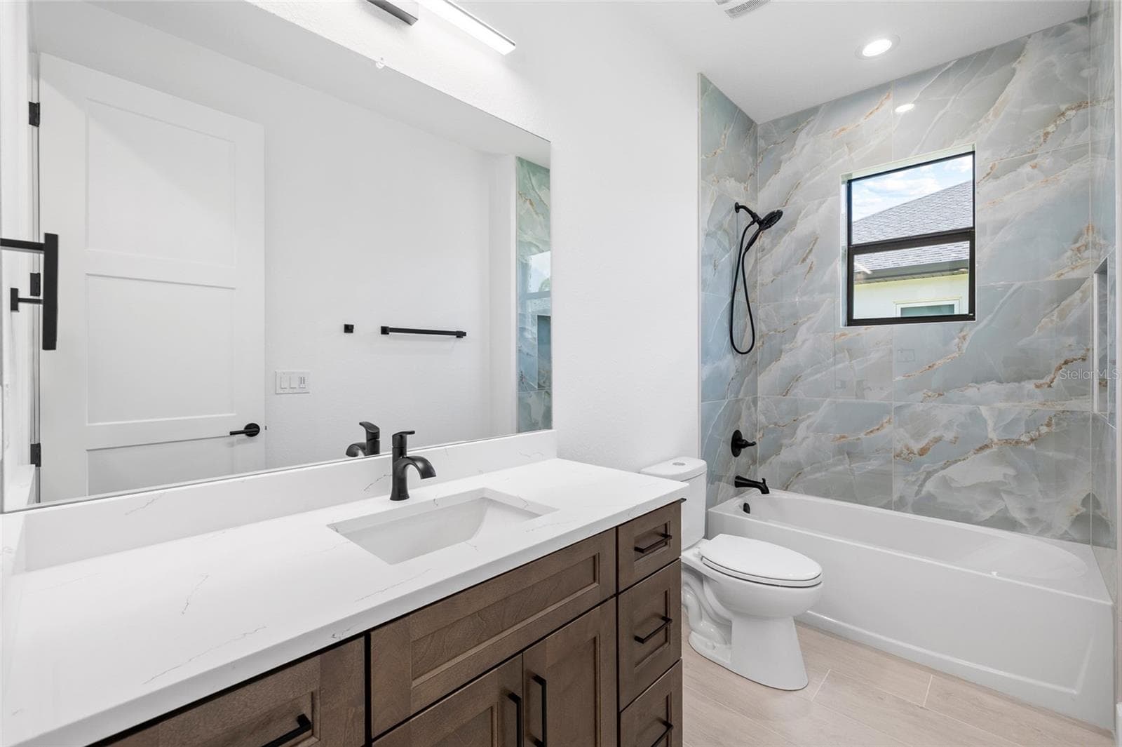 Single Family Residence at 260 TOURNAMENT RD, ROTONDA WEST, photo 19 of 48