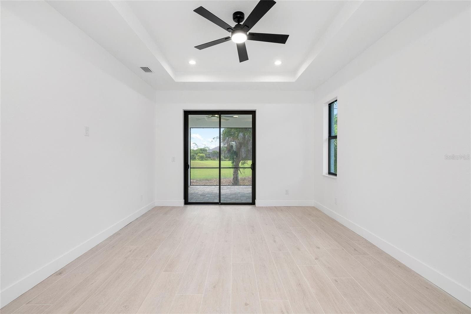 Single Family Residence at 260 TOURNAMENT RD, ROTONDA WEST, photo 23 of 48