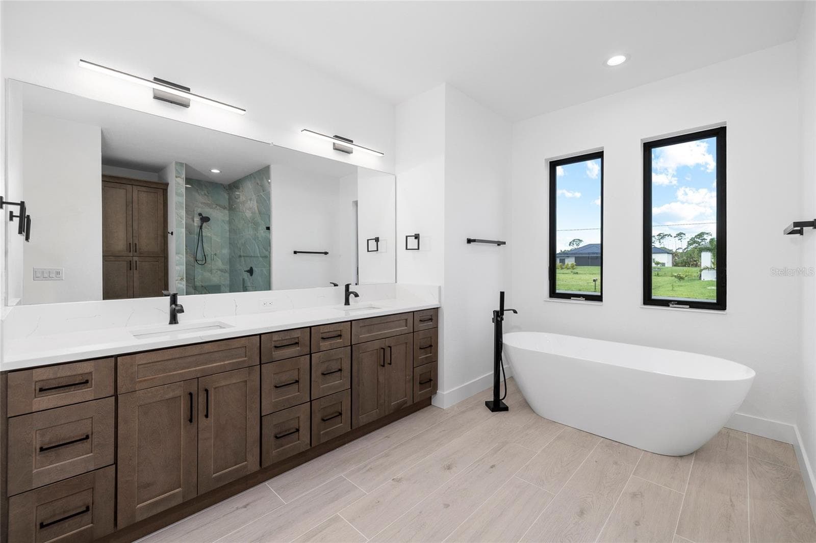 Single Family Residence at 260 TOURNAMENT RD, ROTONDA WEST, photo 24 of 48