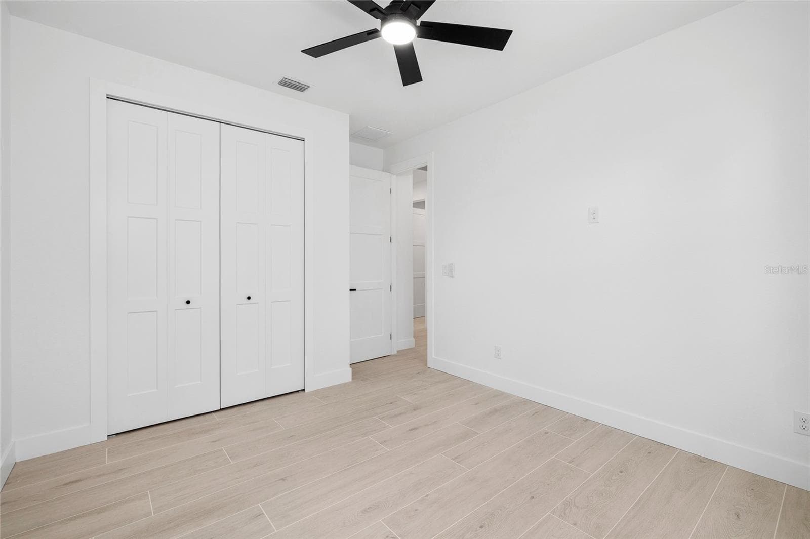 Single Family Residence at 260 TOURNAMENT RD, ROTONDA WEST, photo 31 of 48