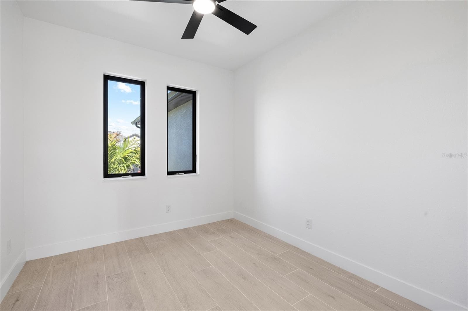 Single Family Residence at 260 TOURNAMENT RD, ROTONDA WEST, photo 35 of 48