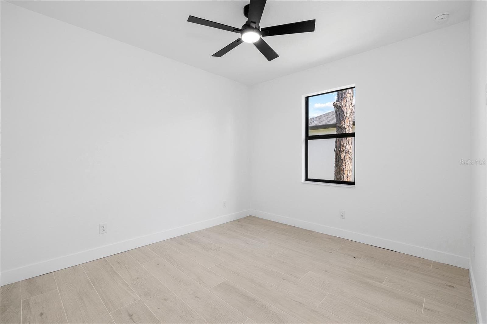 Single Family Residence at 260 TOURNAMENT RD, ROTONDA WEST, photo 36 of 48