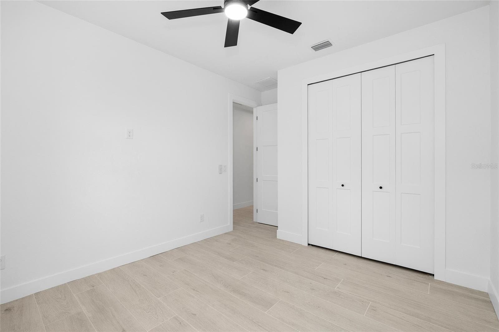 Single Family Residence at 260 TOURNAMENT RD, ROTONDA WEST, photo 37 of 48