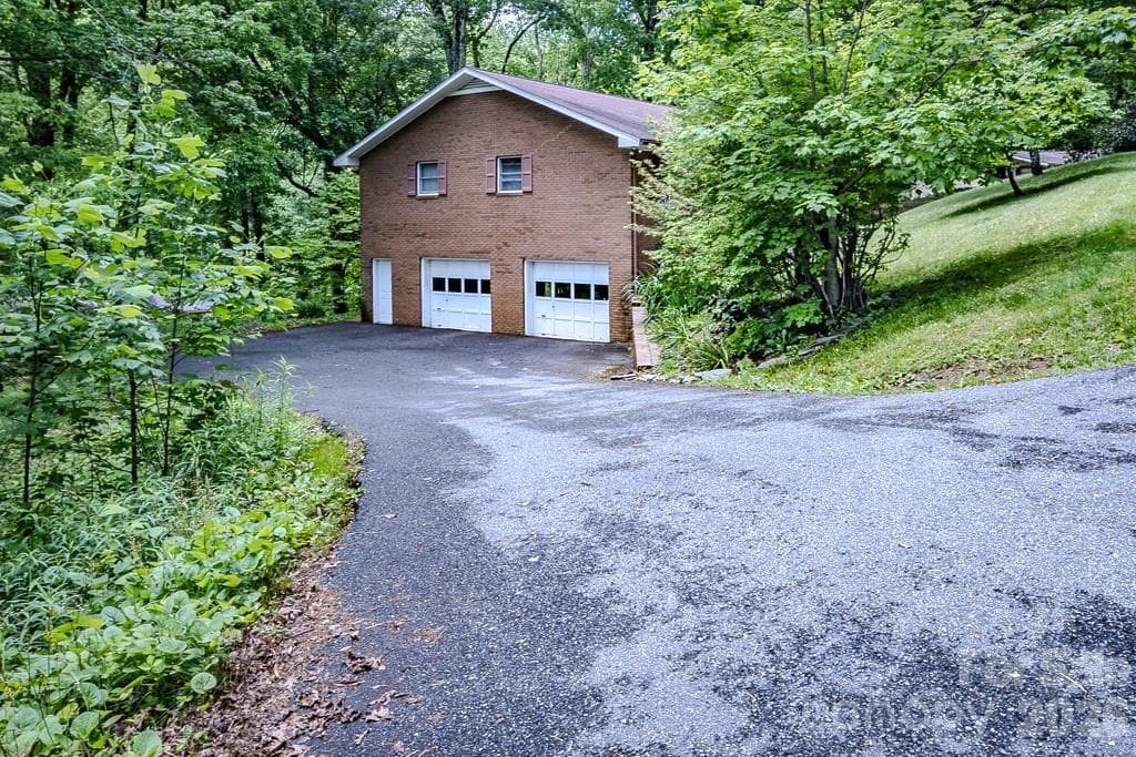 Single Family Residence at 357 Kalmia Lane, Boone, photo 2 of 48