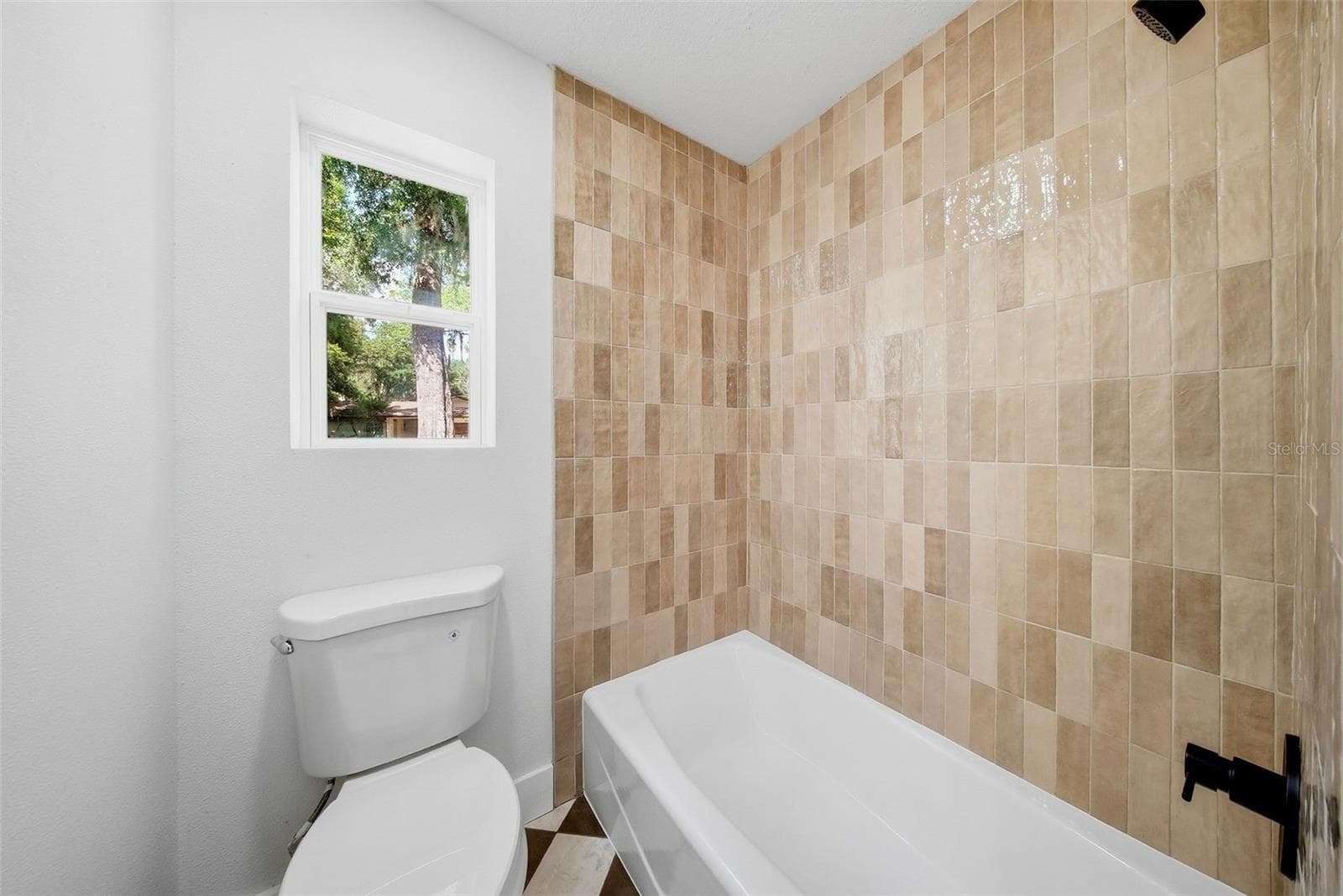 Guest Bathroom - 2104 DOEFIELD CT, VALRICO