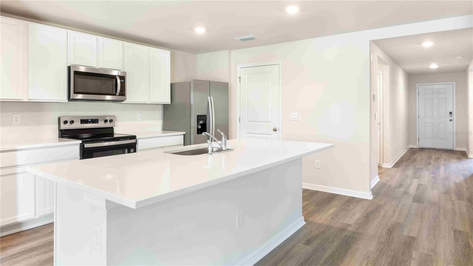Single Family Residence at 18223 BEEHIVE TER, BRADENTON, photo 5 of 46
