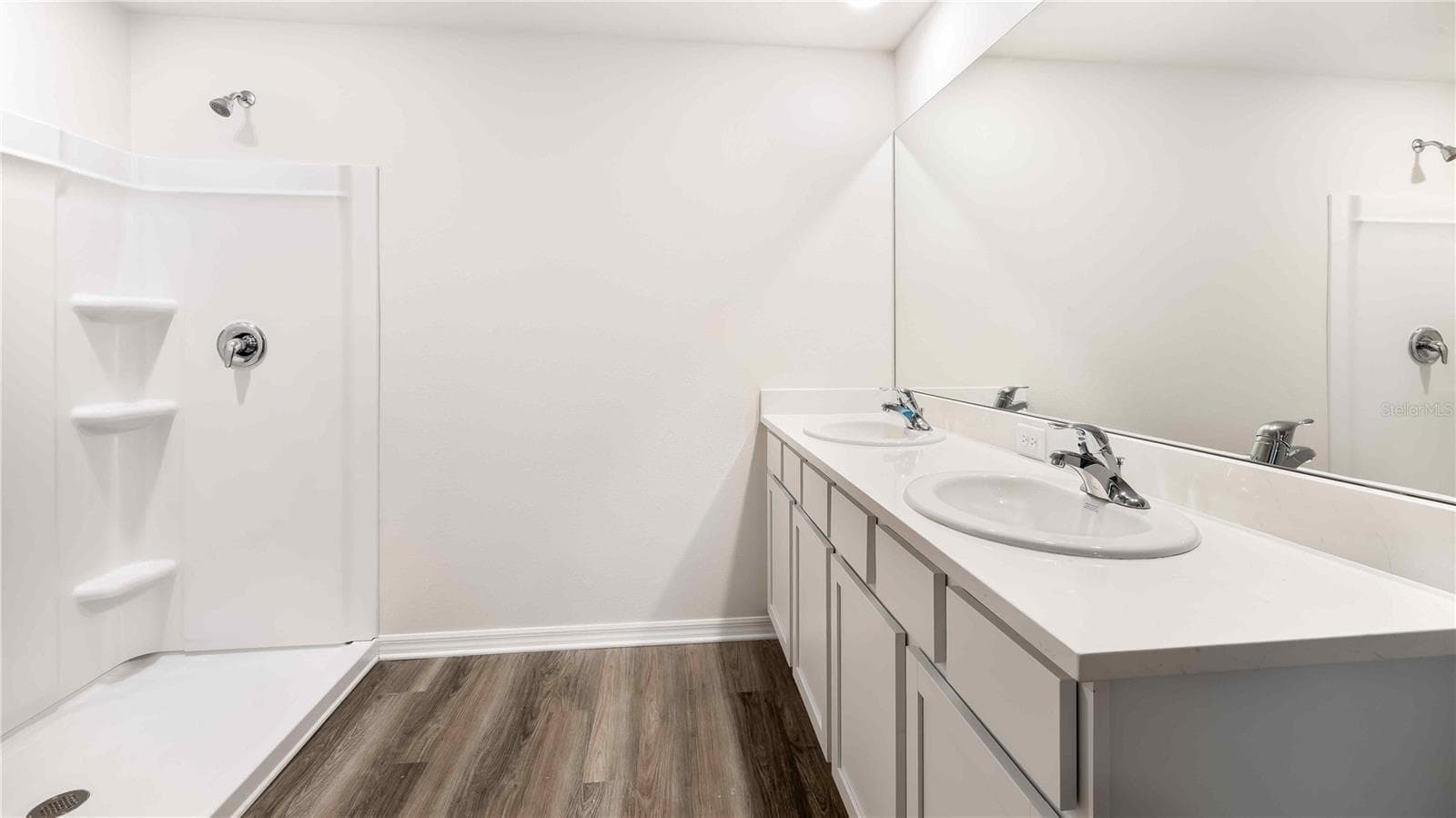 Single Family Residence at 18223 BEEHIVE TER, BRADENTON, photo 11 of 46